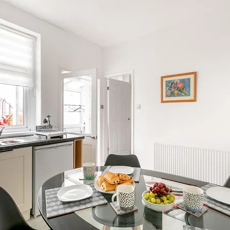 From In The Gateway To The Dales * Скиптон